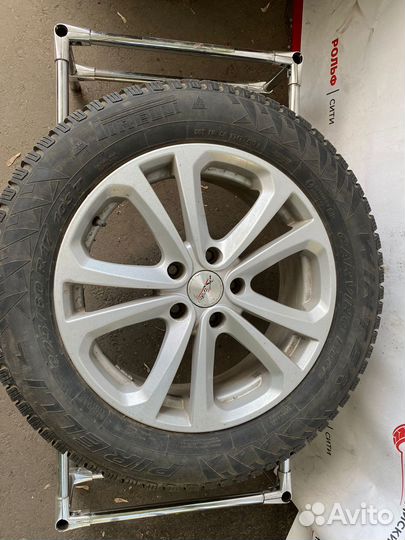 R17 Pirelli Winter Carving Edge 225/60, PCD 5x114.3 DIA 67.1