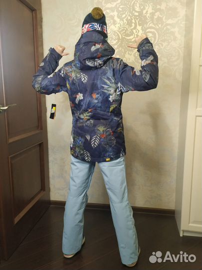 Размер XS, новый горнолыжный костюм Roxy