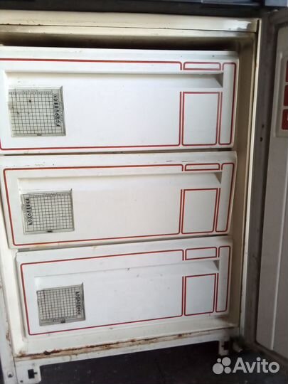Морозильник советский гиочел