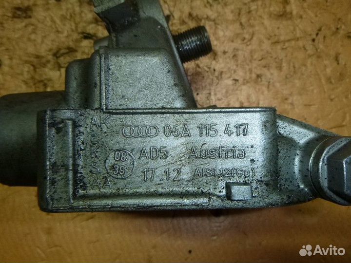 Кронштейн масляного фильтра Volkswagen jetta 2011