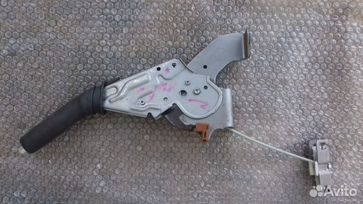 Тойота Королла Е150 рычаг стояночного тормоза