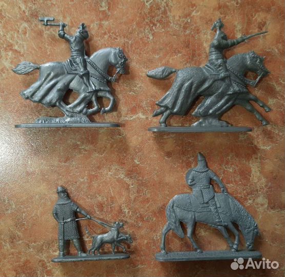 Солдатики рыцари и римляне