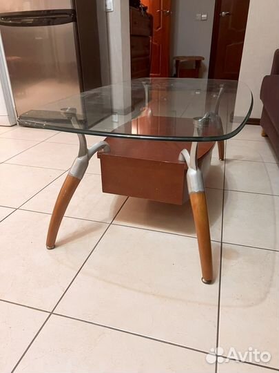 Журнальный столик