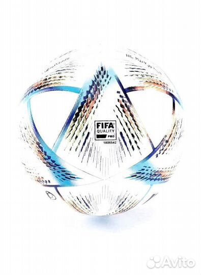 Профессиональный футбольный мяч