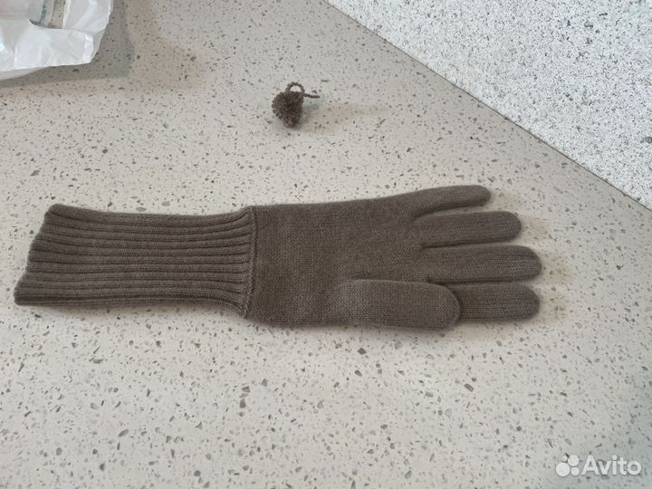 Перчатка правая uniqlo