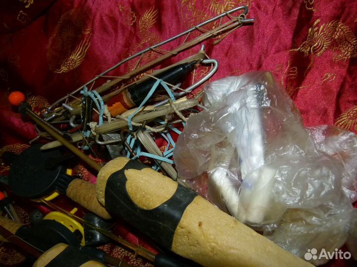 Удочки и снасть для зимней рыбалки пакетом