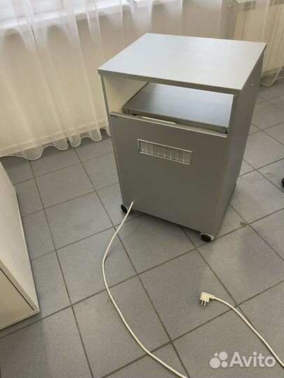 Тумба выкатная педикюрная