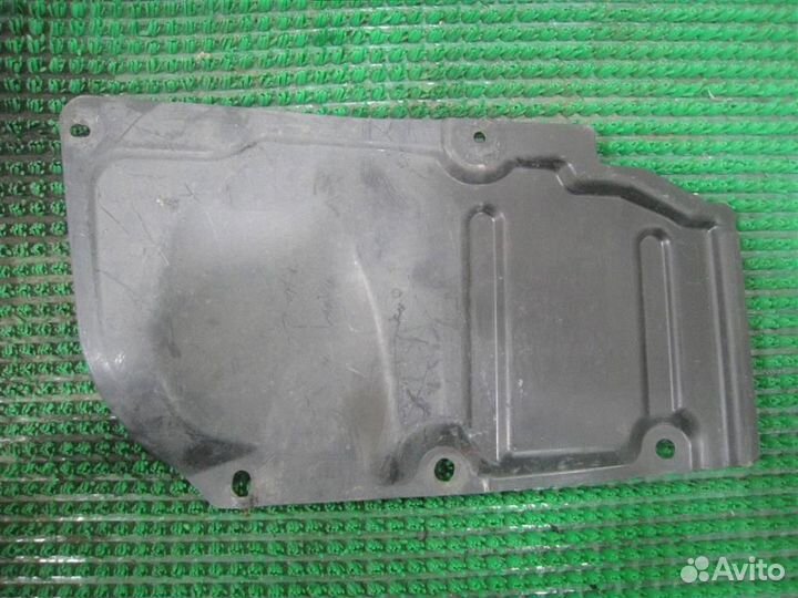 Пыльник двигателя боковой правый Toyota Verso R2