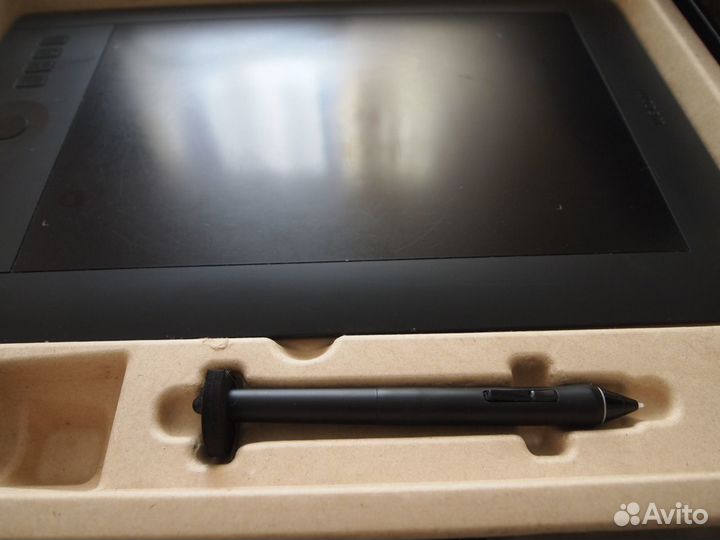 Графический планшет wacom Intuos Pro M (PTH-651)