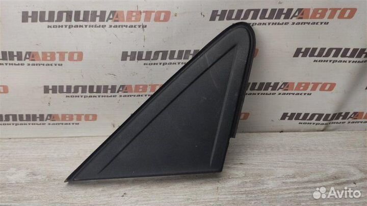 Накладка крыла правая Ford Focus 2 хэтчбек 1.6