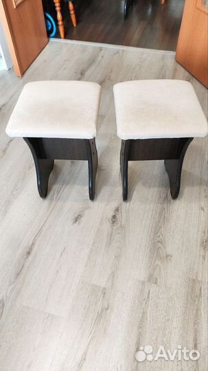 Кухонный стол и стулья комплект бу