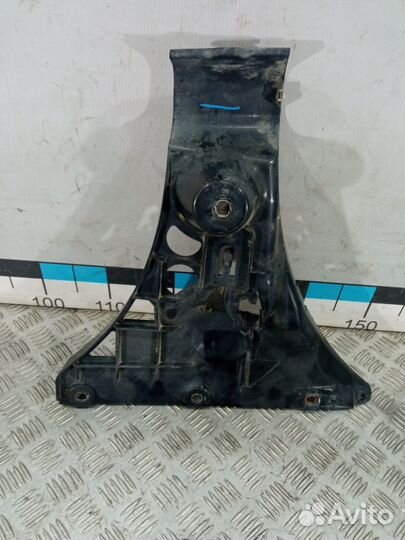 Б/У Направляющая бампера заднего правая#003