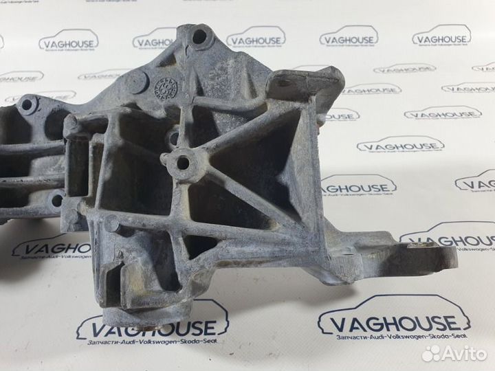 Кронштейн генератора Volkswagen Passat B5 3B2 1.8T