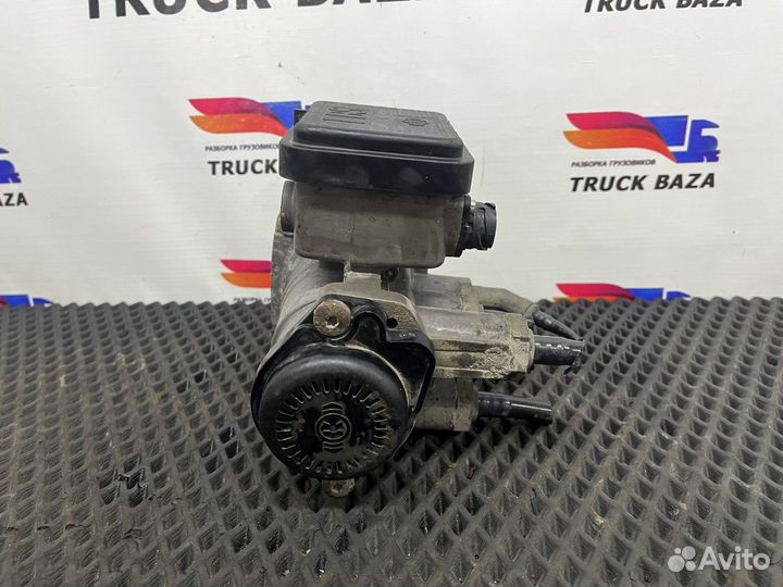 Кран управления тормозами прицепа