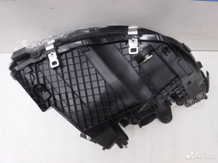 Фара левая Mercedes-Benz C-Class