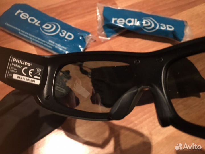 3d очки Philips две шт и еще пара (цена за все)