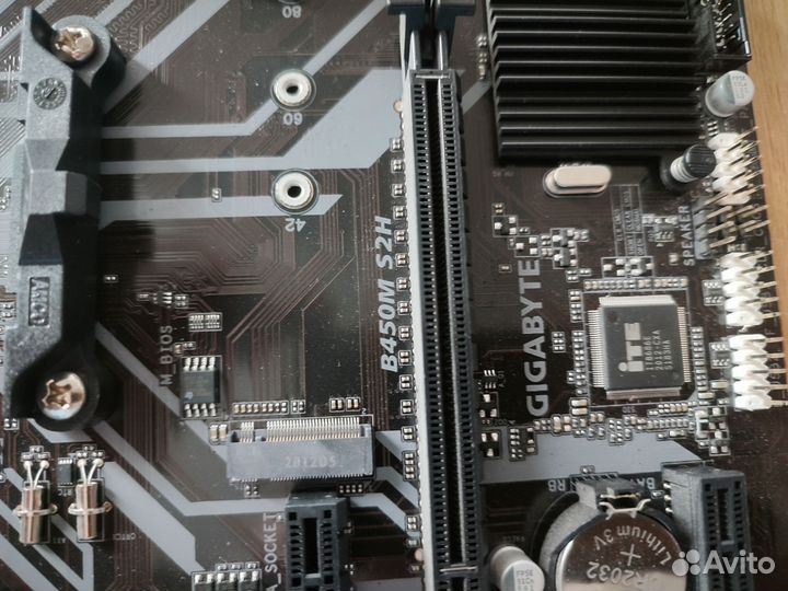 AMD Ryzen 3 3200G Gigabyte B450M