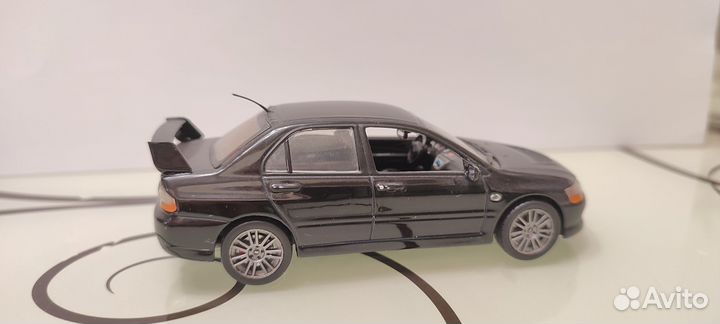Mitsubishi lancer evolution 9 модель 1:43