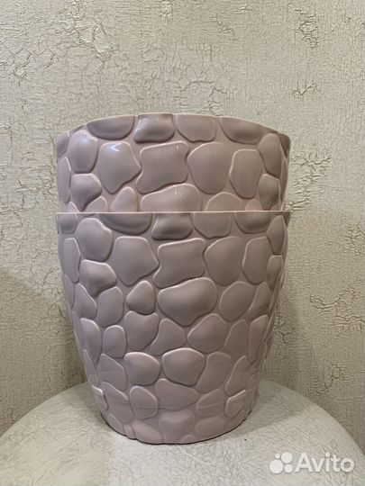 Цветочный горшок пластиковый