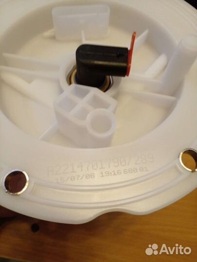 Топливный фильтр mercedes a2214701790/289