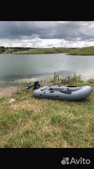 Лодка с мотором