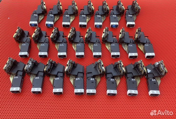 Замки дверей на Mitsubishi carisma