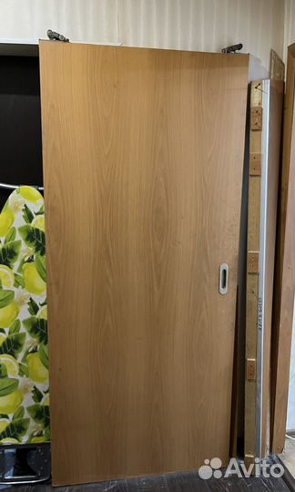 Дверь на роликах