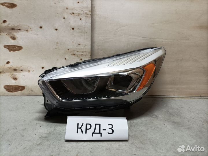 Фара левая Ford Kuga 2 CBS