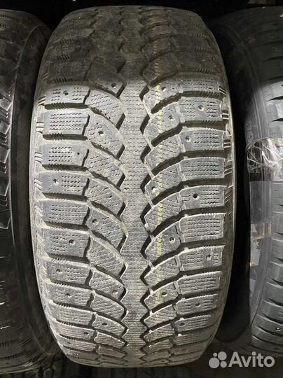 Bridgestone Blizzak Spike-01 235/55 R17