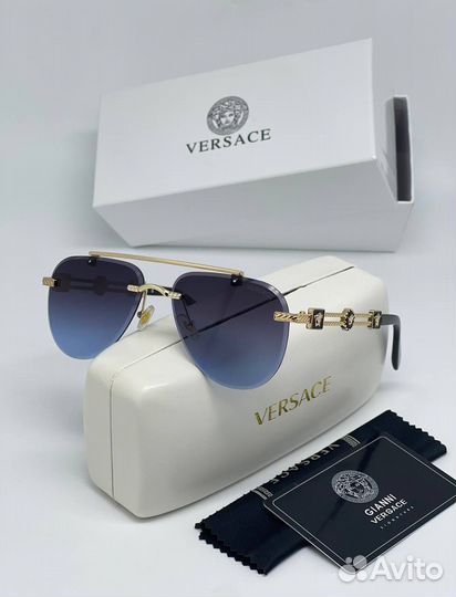 Солнцезащитные очки versace