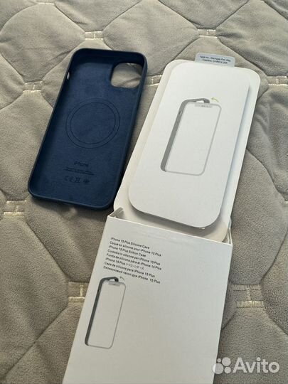 Оригинальный чехол на iPhone 15 plus