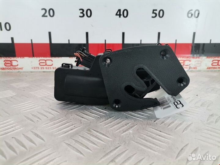 Замок крышки багажника для Skoda Superb (3T)