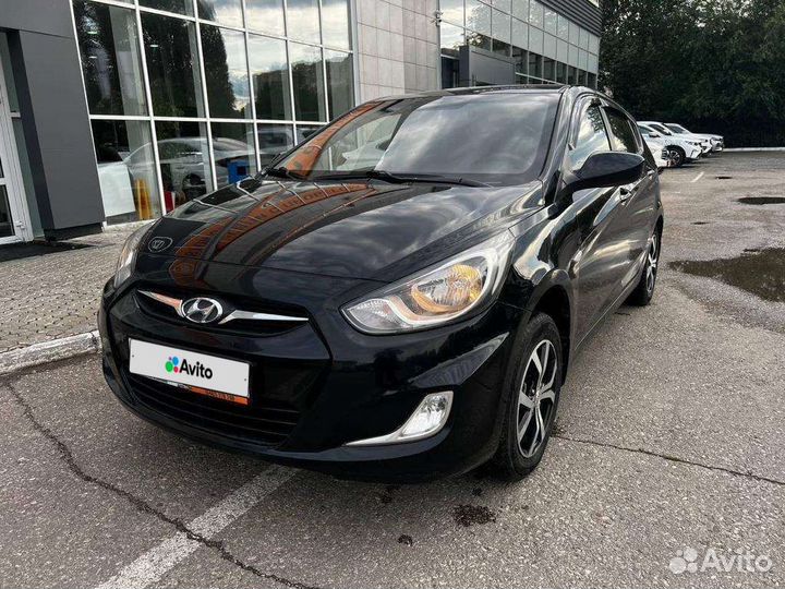 Авито солярис тольятти. Хендай солярис 2013 1. Hyundai solaris 1 рестайлинг. Авито солярис тольятти. Солярис с пробегом 210 тысяч км.