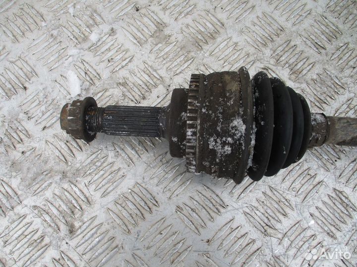 Полуось передняя левая Toyota Yaris 2004г 1SZ 1.0