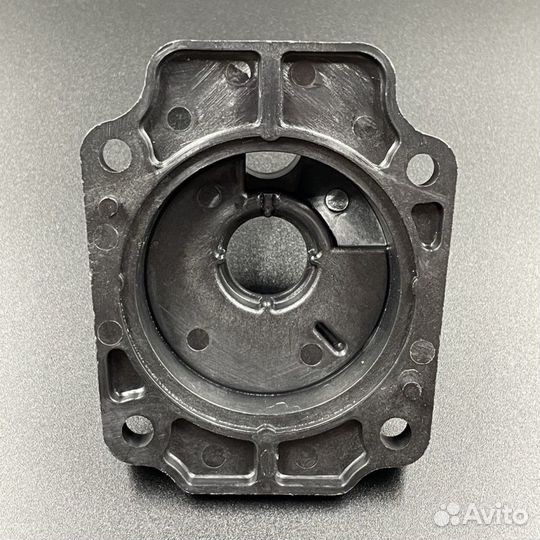 Корпус помпы охлаждения Suzuki DT25-30, DF25-30(A)