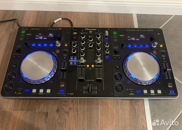 Диджейский пульт pioneer XDJ-R1