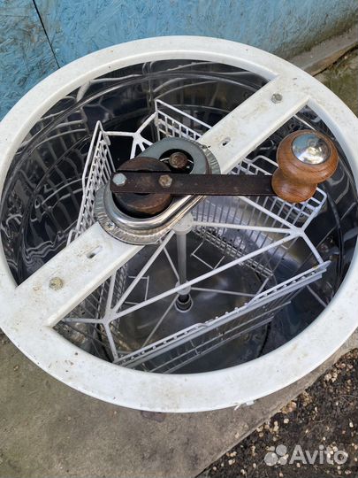 Медогонка 3-х рамочная необорот. Чепко и Ч