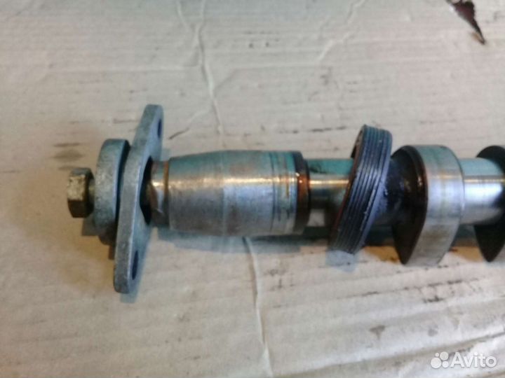 Распредвал выпускной на правую головку Audi A6 C5