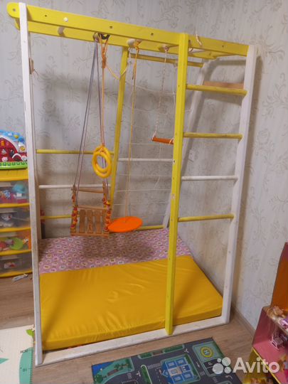 Шведская стенка (спортивный уголок)