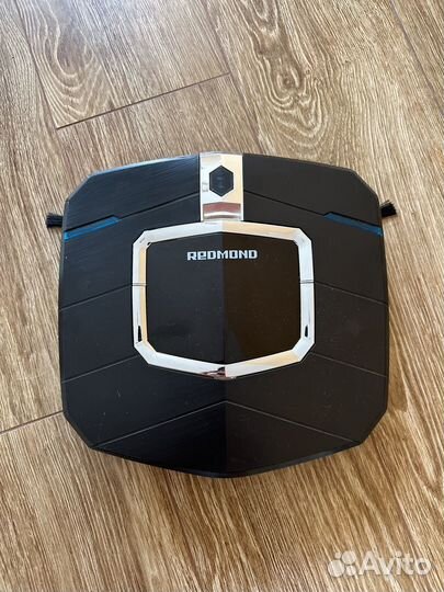 Робот пылесос Redmond RV R250