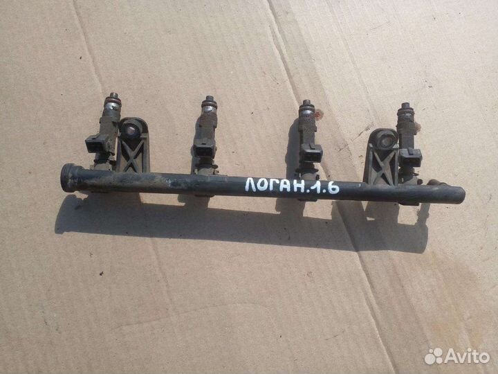 Топливная рампа Renault Logan