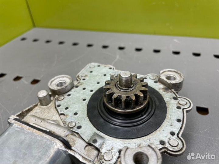 Моторчик эсп передний правый Mercedes-Benz S-Class