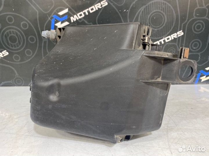 Корпус воздушного фильтра Audi Allroad C5 BES 2003