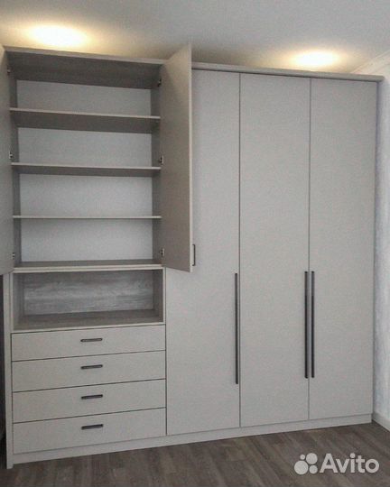 Шкаф распашной