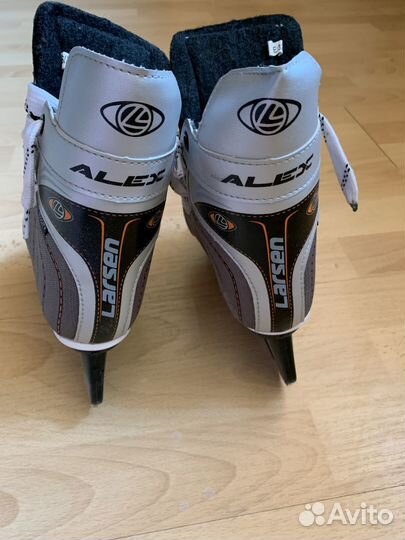 Коньки хоккейные