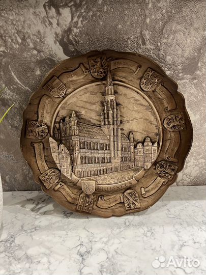 Сувенирные тарелки из разных стран