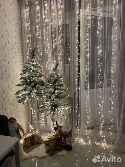 Елка на высокой ножке