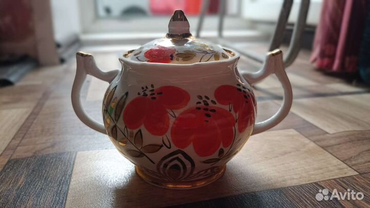 Молочник и сахарница (Алые маки )