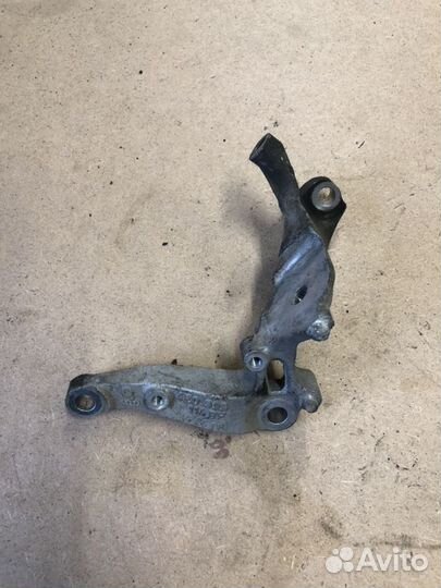 Кронштейн АКПП Audi s8 5.2L V10 4E0399114BF