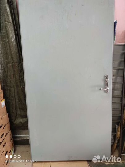 Металлическая дверь бу